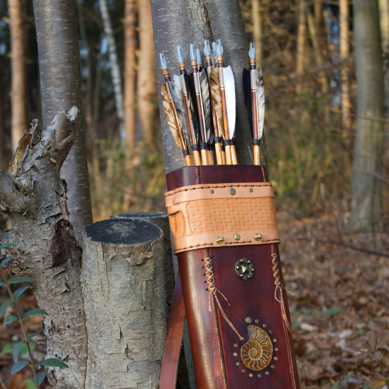 Rückenköcher mit Kappe